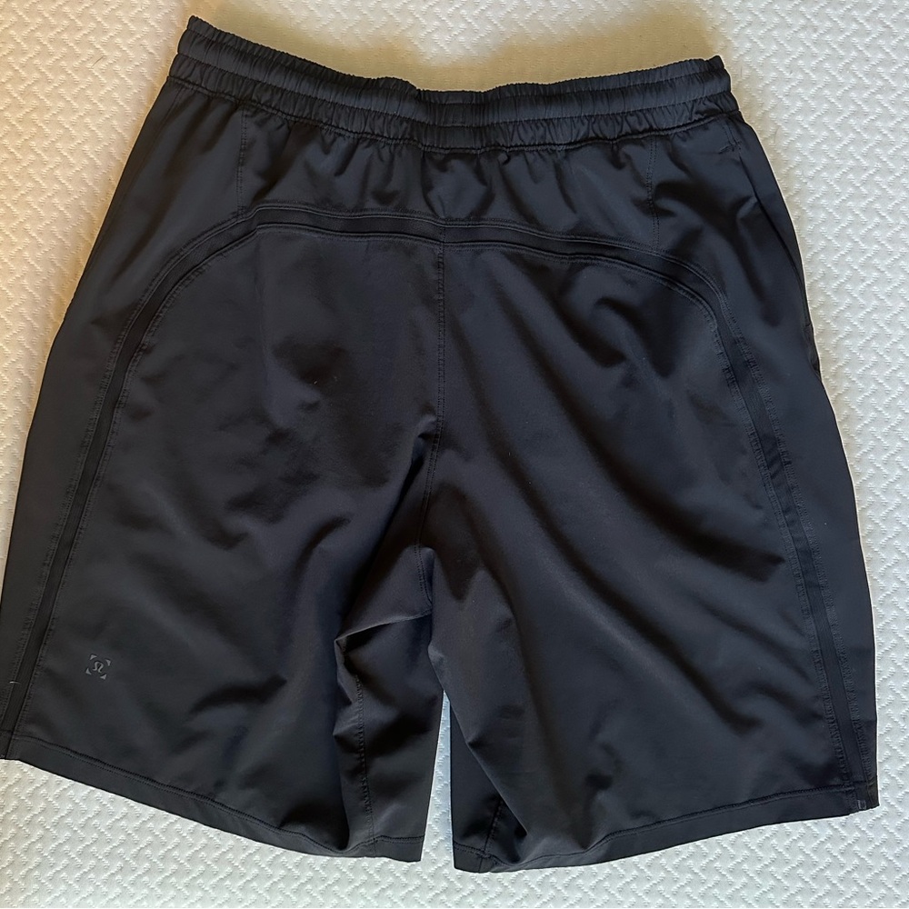 EUC Lululemon Men’s Lined Pacebreaker Shorts size M medium black lulu training